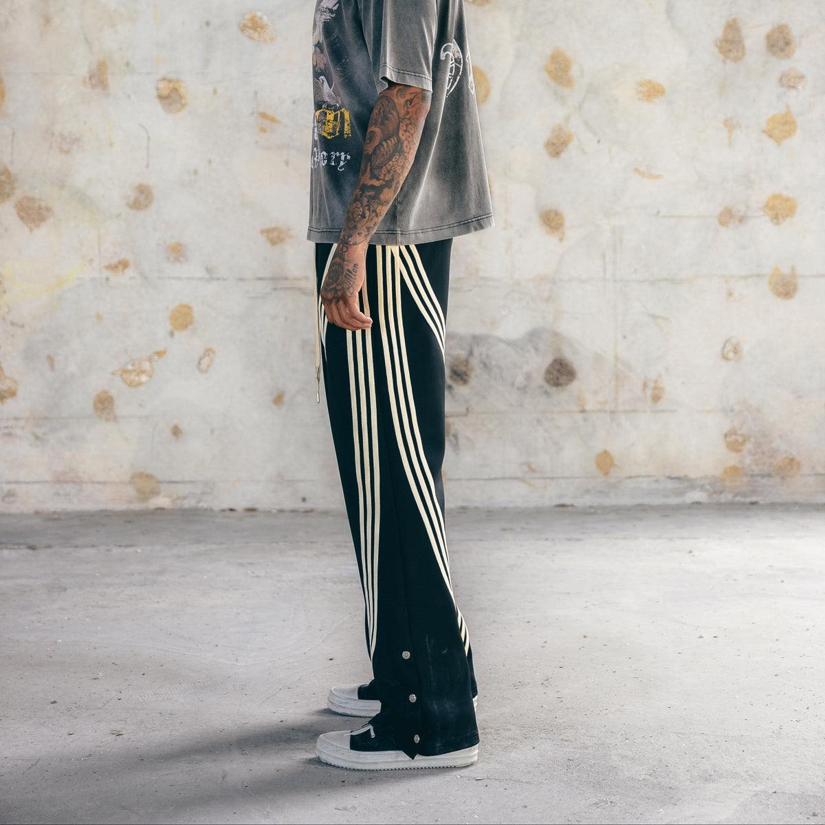 "MMMatrix" Flared Sweats 2.0 (Black/Cream) - MMMBrand