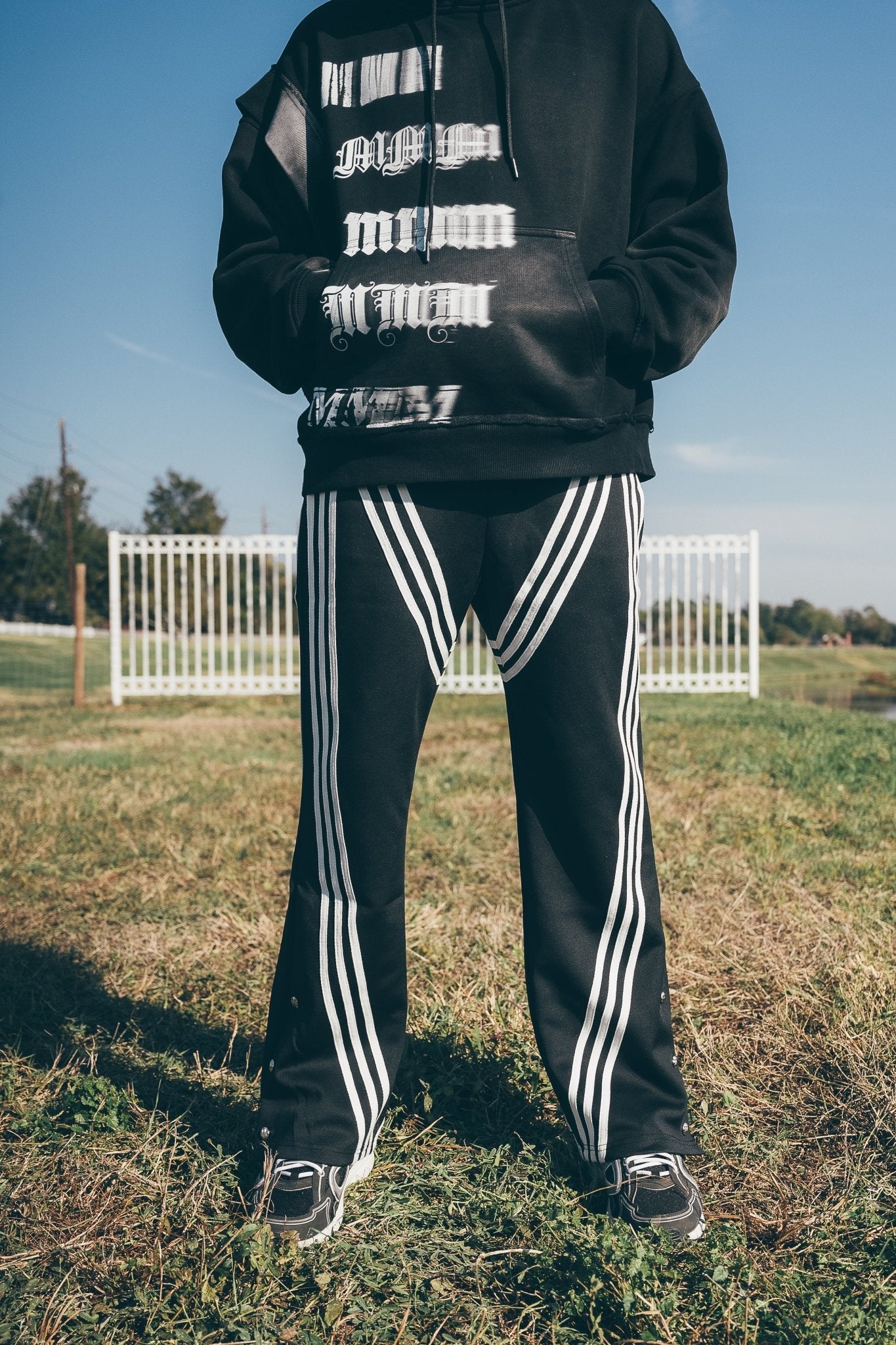 "MMMatrix" Flared Sweats 2.0 (Black/white) - MMMBrand