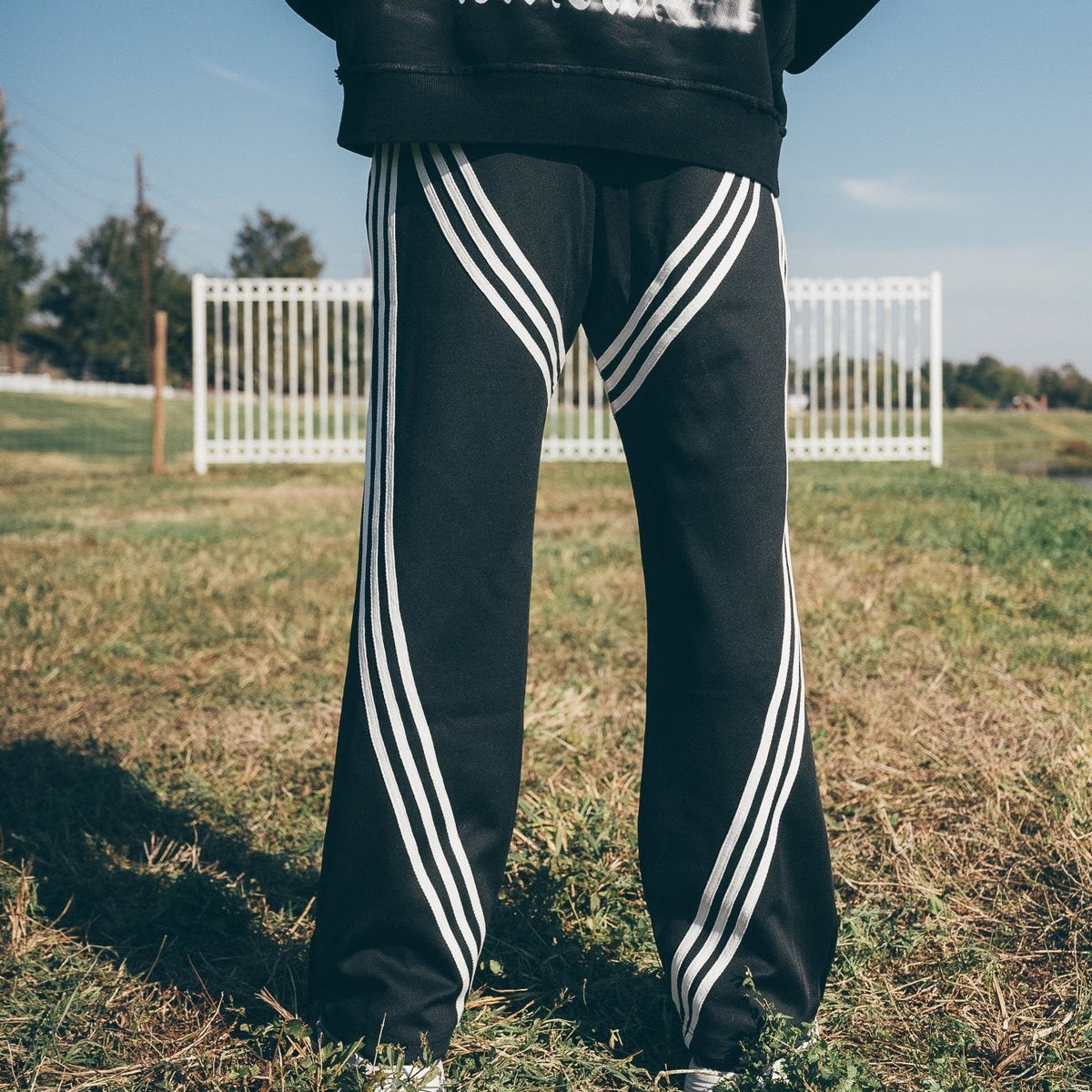 "MMMatrix" Flared Sweats 2.0 (Black/white) - MMMBrand