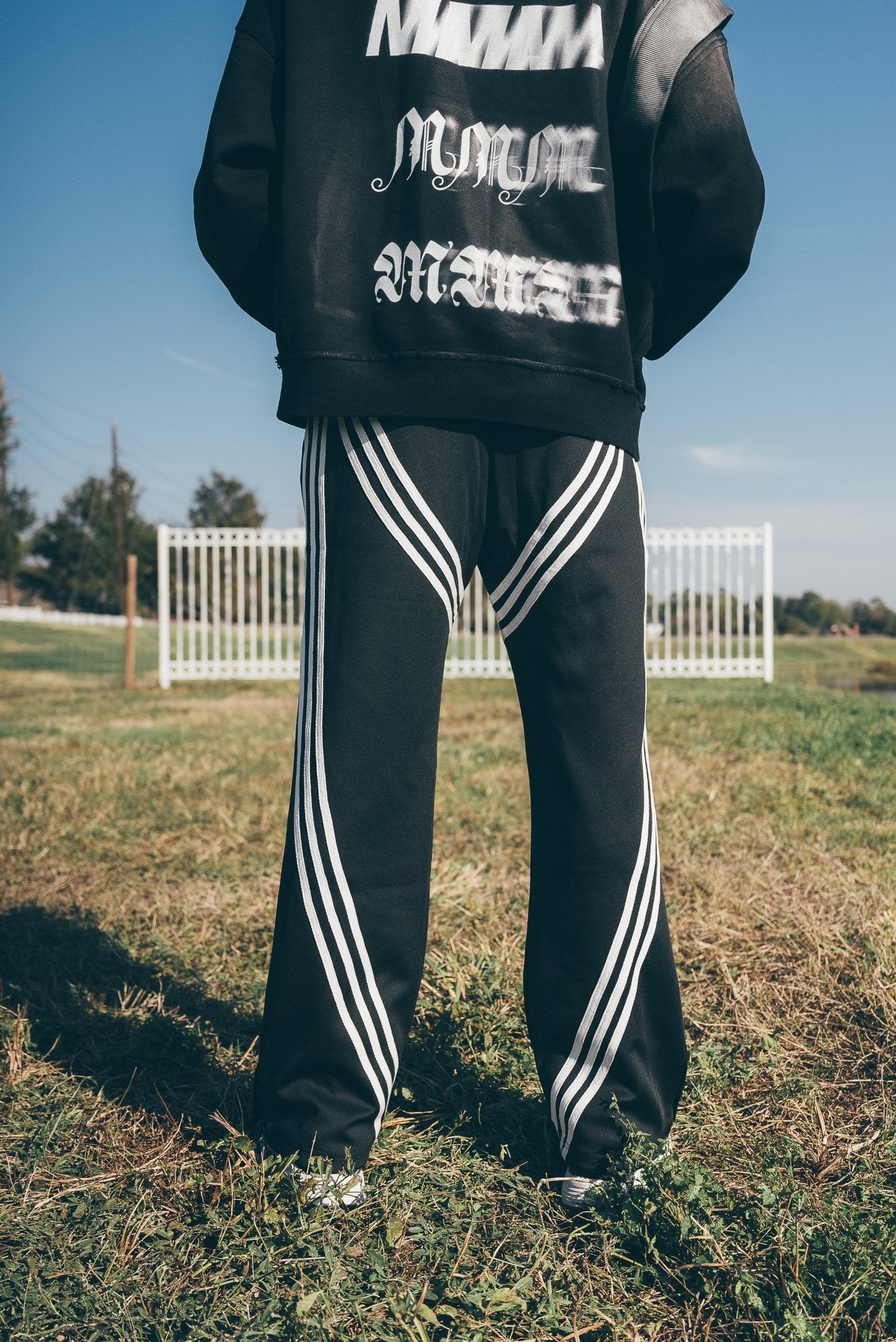 "MMMatrix" Flared Sweats 2.0 (Black/white) - MMMBrand